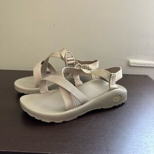 LIKE NEW Chaco Women’s Z1 Sandal